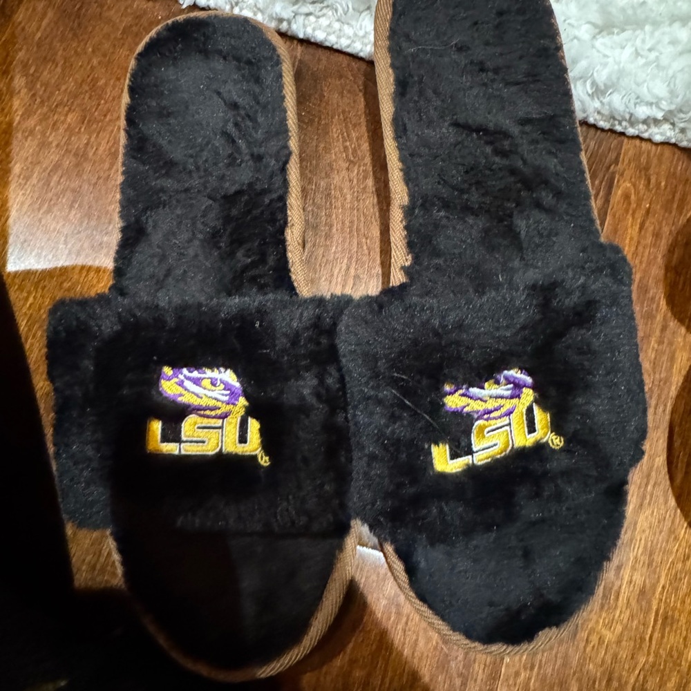 LSU Women's Black Fuzzy Slippers